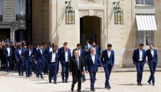 Президентът на френския футбол: Няма да подценим България