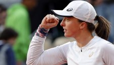 Класа! Ига Швьонтек с 32-ра поредна победа