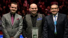 Бингъм триумфира в Уелс