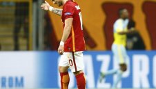 Снайдер се счупи