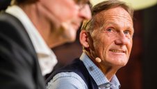 Вацке играе по нервите на Байерн: В последния кръг стават големи драми...