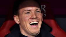 "Бейби Моуриньо" е новата треньорска икона