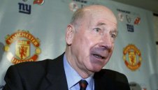 Сър Боби Чарлтън: Разочарован съм, че Уейн счупи рекорда ми
