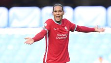 Херта удари Ливърпул в трилър, Ван Дайк се завърна