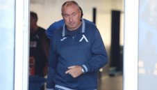 Мъри дърпа ушите на звезда на Левски