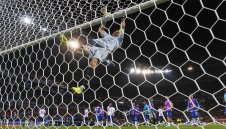 Буфон: Отзад сме като часовников механизъм