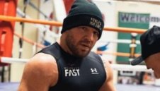 Странният Тони Фъргюсън ще победи Конър Макгрегър