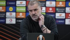 Постекоглу отхвърли въпросите относно своето бъдеще