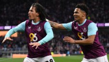 Бърнли пусна гол, но все пак взе важна победа в битката за ВЛ