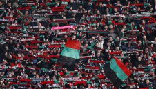 Куриоз: Феновете на НЕК ще помагат на Левски днес