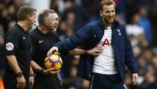 Кейн мина границата от 100 гола в кариерата си