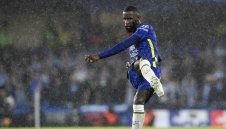 Байерн примамва с повече пари защитник на Челси