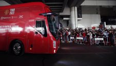 Хиляди тайландци посрещнаха Ман Юнайтед + СНИМКИ