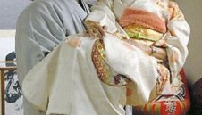 Великолепен Котоошу защити ранга "одзеки"