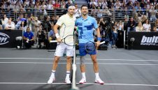 Епично шоу в София: Гришо и дете подчиниха олимпийския шампион Джокович + ВИДЕО И СНИМКИ 