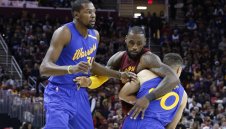 Възможно ли е!? ЛеБрон при Къри и Дюрант в Уориърс