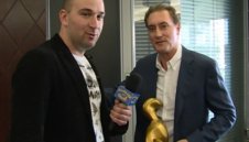 "Златен скункс" за Кирил Домусчиев