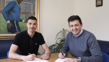 Страхотни новини за феновете, Левски подписа договор със свой юноша