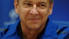 Венгер похвали Фабиански след успеха над Уулвс