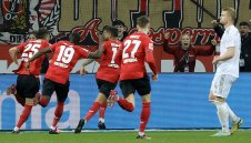 Трус от VAR! Мързелив Байерн се натрови с "аспирини" и падна от върха