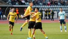 Ботев Пловдив атакува Славия с 20 "канарчета"