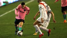 Меси се завърна и изяде меда на "пчеличките"