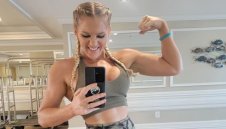 Секси мацка от кеча се прехвърли в порното + СНИМКА