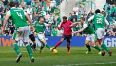 Селтик ще трябва да почака за титлата