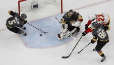 Гол след гол и 8 попадения в мач от НХЛ
