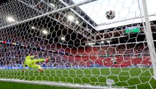 Професор за дузпите на Англия: Почти перфектни!