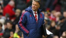 Ван Гаал полудя, оскуба журналист за косата