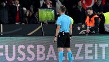 Шеф в Борусия Дортмунд иска реформи в системата ВАР