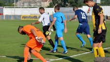 Топката трябваше да удари Мишо Иванов по главата 