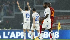 Ачерби показа среден пръст на феновете на Рома