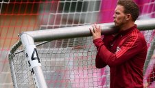 Треньорът на Байерн си "проветрява" главата с мотор