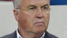 Хидинк напусна Анжи, спрягат го за "Камп Ноу"
