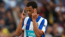 Спор за пари бави преминаването на Роландо в Юве