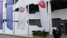 БФС към правителството: Не спирайте футбола, ще има фалити! + ВИДЕО