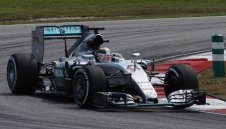 Хамилтън смаза конкуренцията във втората тренировка 