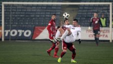 "Бялата лавина" помете ЦСКА. Съдия посече "армейците"