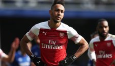 Обамеянг излиза на антибиотици срещу Наполи