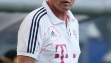 Юп Хайнкес беснее: Недопустимо е да губим концентрация 