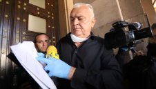 Хиндлиян към Диков: Ти се надупи на Божков! Журналистът: Ти си завършен глупак