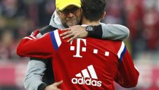 Клопо чака Левандовски на "Анфийлд"