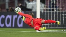 Тер Стеген: Щях да напусна Барса през лятото