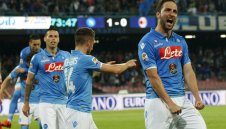 Байерн си заплю Игуаин