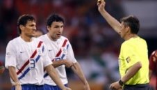 Блатер: Валентин Иванов да вдигне и на себе си жълт картон