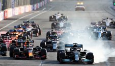 Трилър в Баку! Перес с победа, провал за Макс и Люис 