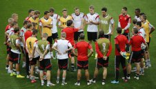 Световни шампиони от 1990 година надъхват Маншафта