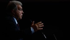 Заради Олмо: Искат главата на Лапорта в Барса